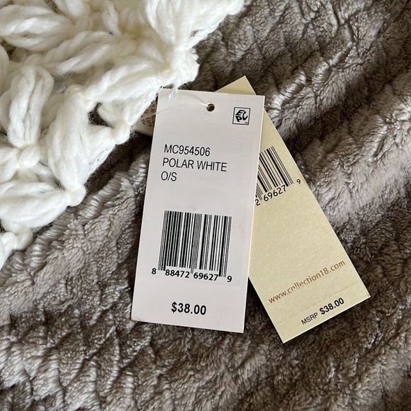 Collection18 Infinity Scarf - Picture 2 of 7